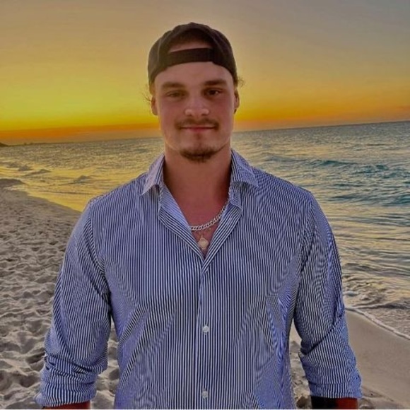 Meet your Posher, Alexis - Picture 1 of 1